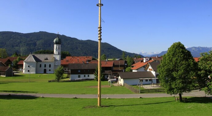 Blick auf die Gemeinde Greiling